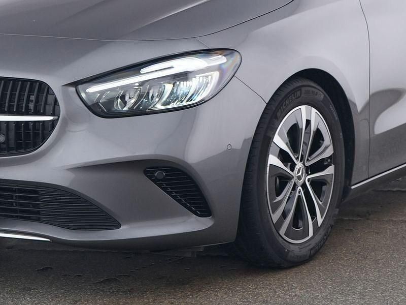 Gebraucht Mercedes B200 Progressive 163 PS (119 kW) 2024 Grau Van / Kleinbus