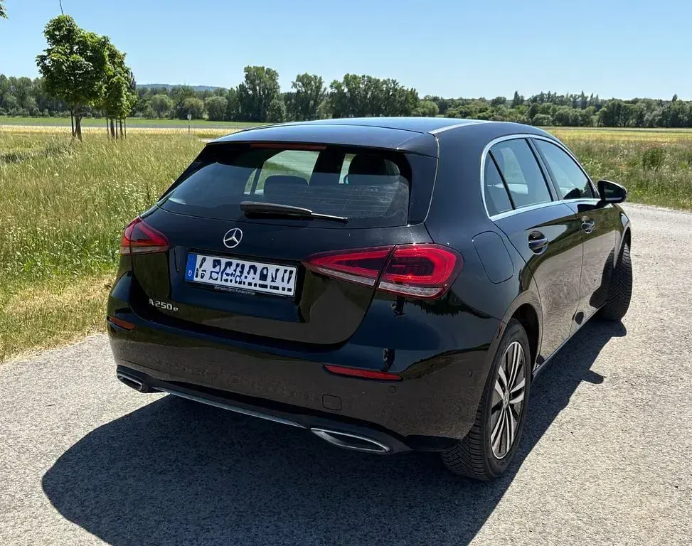 Gebraucht Mercedes A250 218 PS (160 kW) 2022 Schwarz Limousine