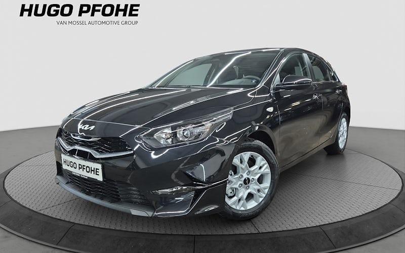 Schwarz Neu 2025 Kia Ceed Vision Limousine | 24.358 € (Etwas zu teuer) - Bild 1/4