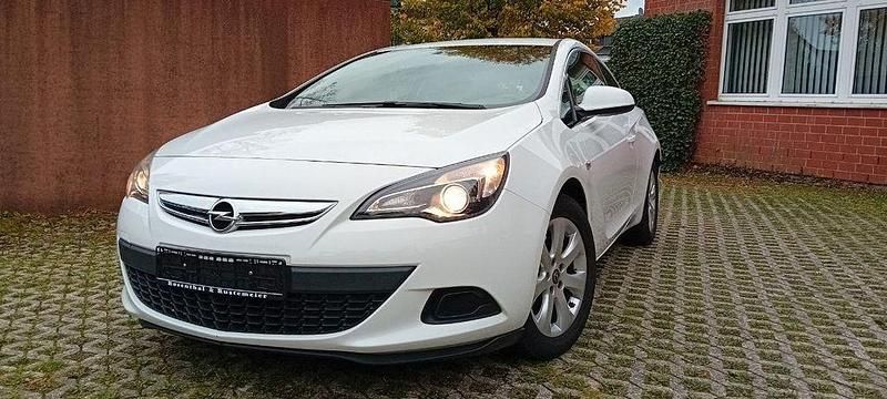 Weiß Gebraucht 2014 Opel Astra GTC Limousine | 5.490 € (Guter Preis) - Bild 1/4