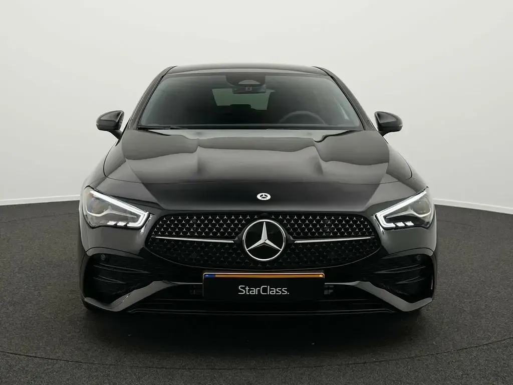 Gebraucht Mercedes CLA180 116 PS (85 kW) 2026 Schwarz Limousine