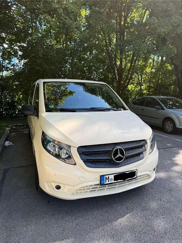 Gebraucht 2017 Mercedes Vito Van / Kleinbus | 23.000 € (Etwas zu teuer) - Bild 1/4