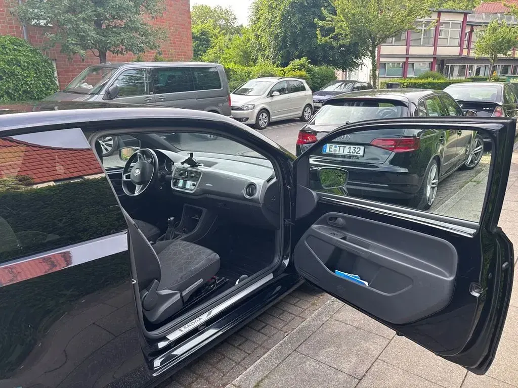 Gebraucht Skoda Citigo Active 68 PS (50 kW) 2018 Schwarz Kleinwagen