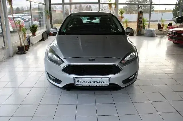 Używany Ford Focus 101 KM (74 kW) 2016 Srebrny Sedan/Limuzyna