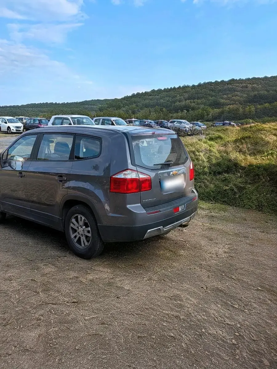 Gebraucht Chevrolet Orlando 140 PS (102 kW) 2011 Grau Van / Kleinbus