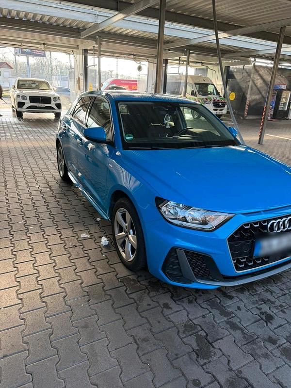 Gebraucht Audi A1 95 PS (69 kW) 2019 Blau SUV