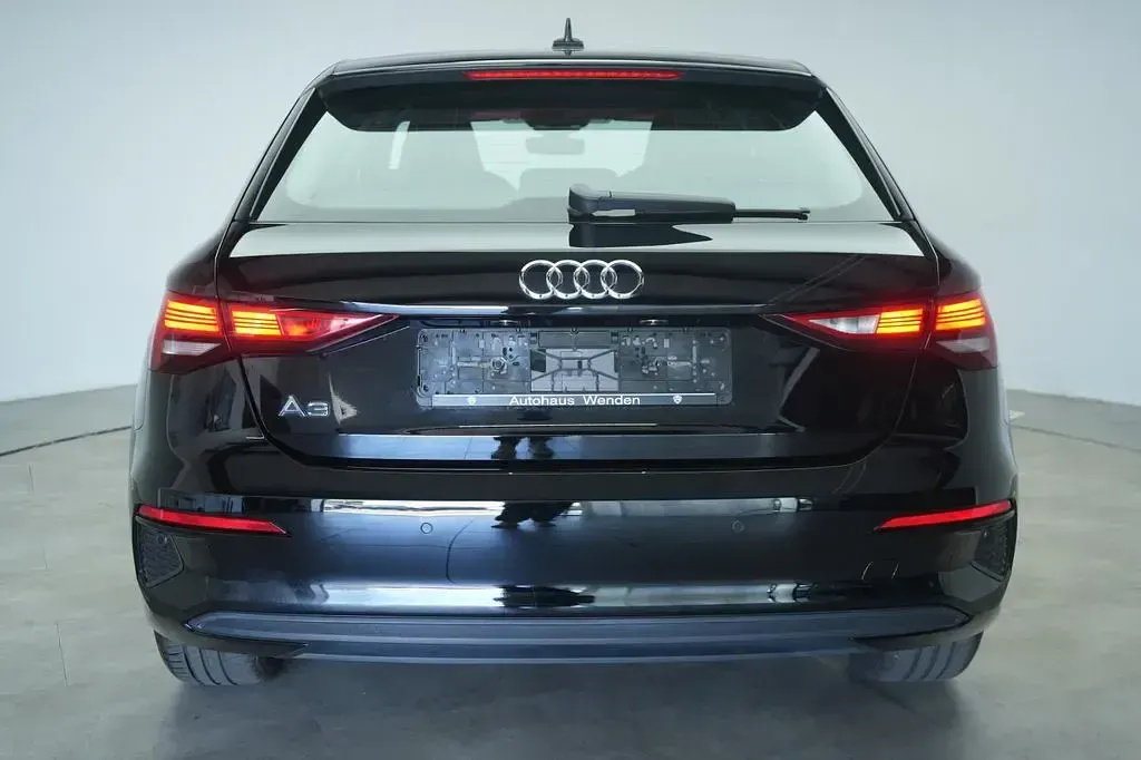 Gebraucht Audi A3 Sport 150 PS (110 kW) 2023 Schwarz Limousine