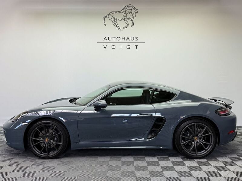 Graphitblaumetallic Gebraucht 2017 Porsche Cayman Coupé | 60.000 € (Etwas zu teuer) - Bild 1/4