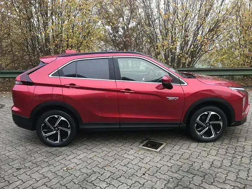 Gebraucht Mitsubishi Eclipse Cross Plus 98 PS (72 kW) 2022 Dynamik rot (d) SUV