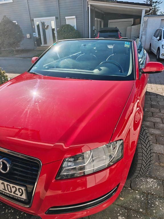 Gebraucht Audi Cabriolet 105 PS (77 kW) 2012 Rot Cabrio