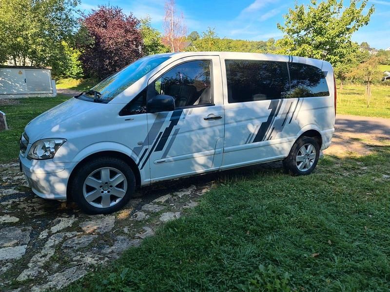 Weiß Gebraucht 2013 Mercedes Vito Van / Kleinbus | 14.750 € (Teuer) - Bild 1/4