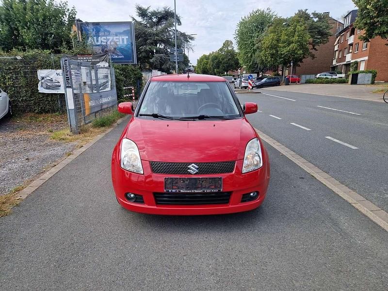 Rot Gebraucht 2005 Suzuki Swift Kleinwagen | 2.400 € - Bild 1/4