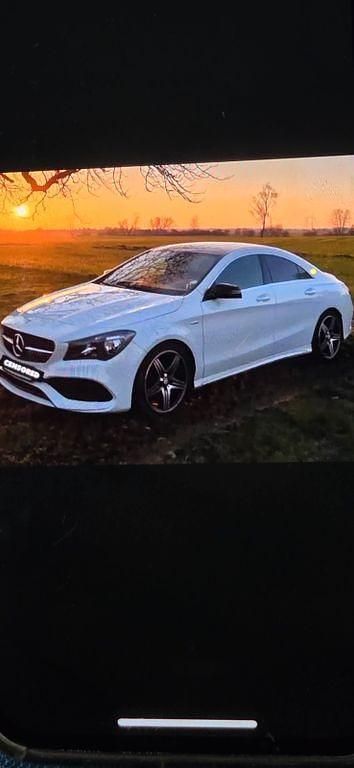 Weiß Gebraucht 2016 Mercedes CLA250 Limousine | 22.680 € (Fairer Preis) - Bild 1/4