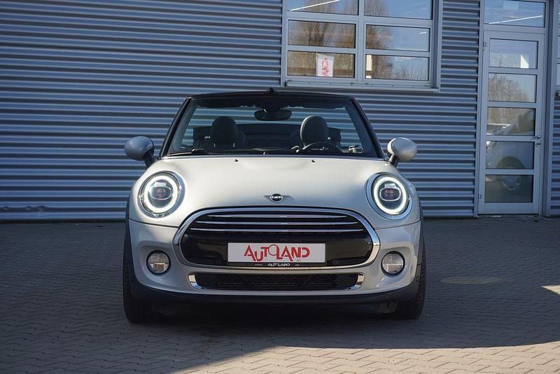 Gebraucht Mini Cooper Cabriolet 136 PS (100 kW) 2019 White silver metallic Cabrio