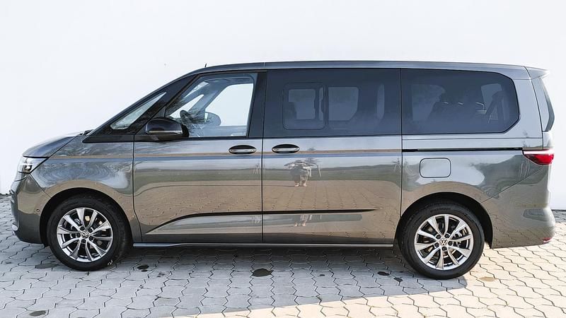 Gebraucht VW Multivan Life 150 PS (110 kW) 2024 Indiumgrau metallic Van / Kleinbus