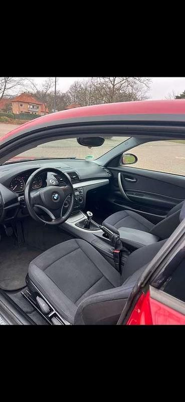 Gebraucht BMW 116 122 PS (89 kW) 2009 Rot Kleinwagen