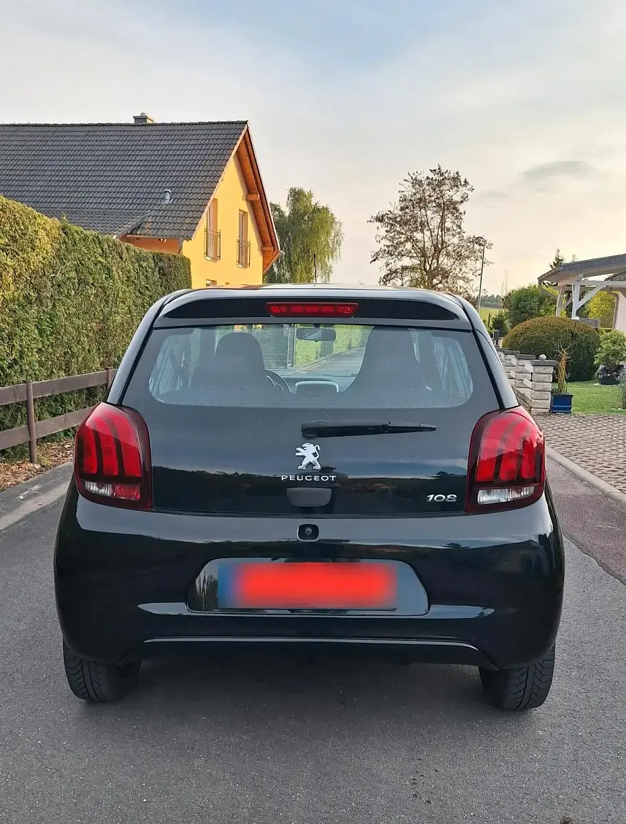 Gebraucht Peugeot 108 Active 69 PS (50 kW) 2016 Schwarz Kleinwagen