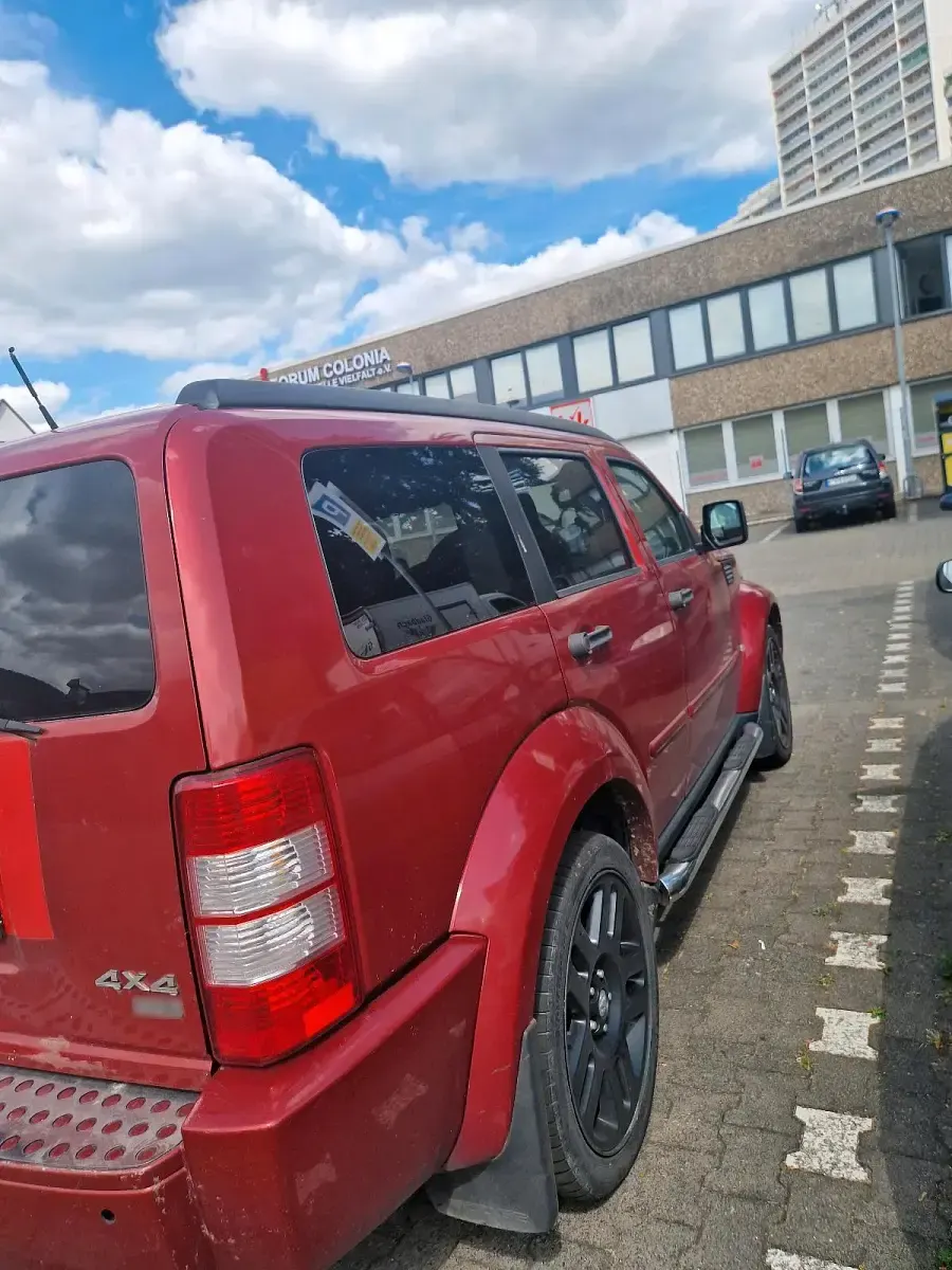 Gebraucht Dodge Nitro 177 PS (130 kW) 2007 Rot SUV