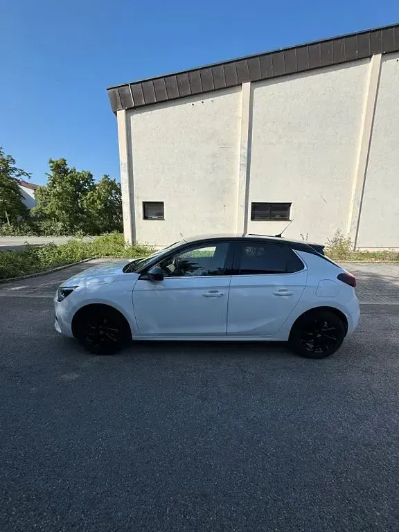 Używany Opel Corsa 101 KM (74 kW) 2020 Biały Hatchback