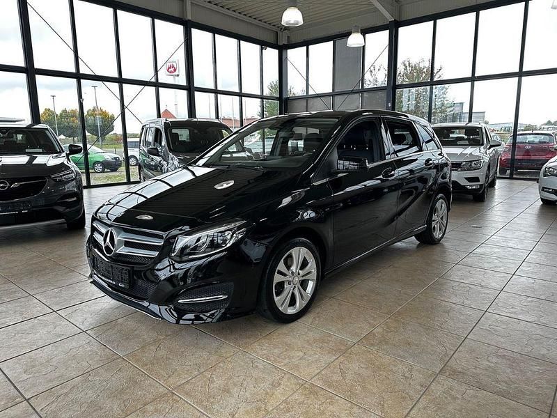 Schwarz Gebraucht 2016 Mercedes B180 Business Van / Kleinbus | 12.480 € (Fairer Preis) - Bild 1/4