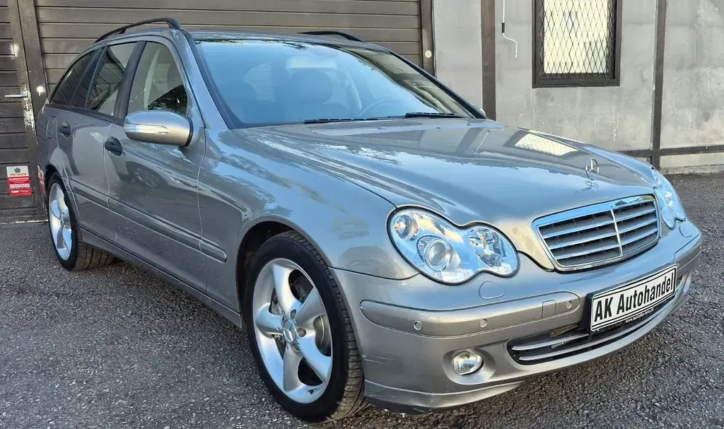 Używany Mercedes C230 204 KM (150 kW) 2007 Srebrny Kombi