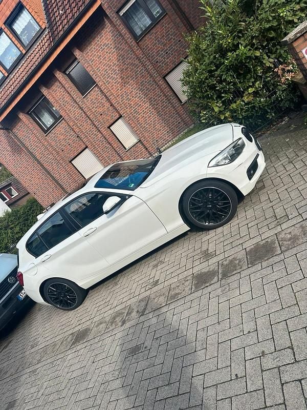 Gebraucht BMW 116 Advantage 116 PS (85 kW) 2016 Weiß Kleinwagen
