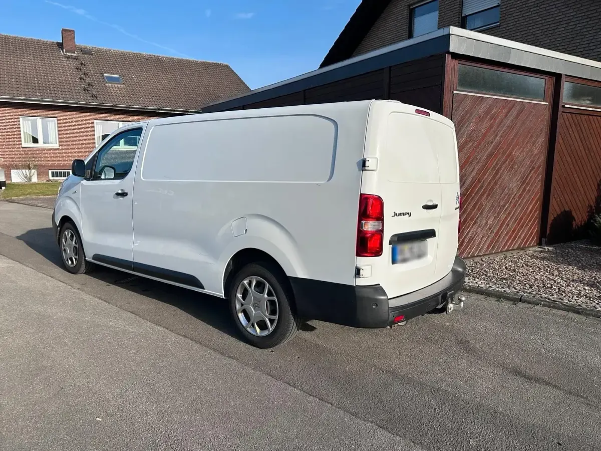 Gebraucht Citroën Jumpy 120 PS (88 kW) 2021 Weiß Van / Kleinbus