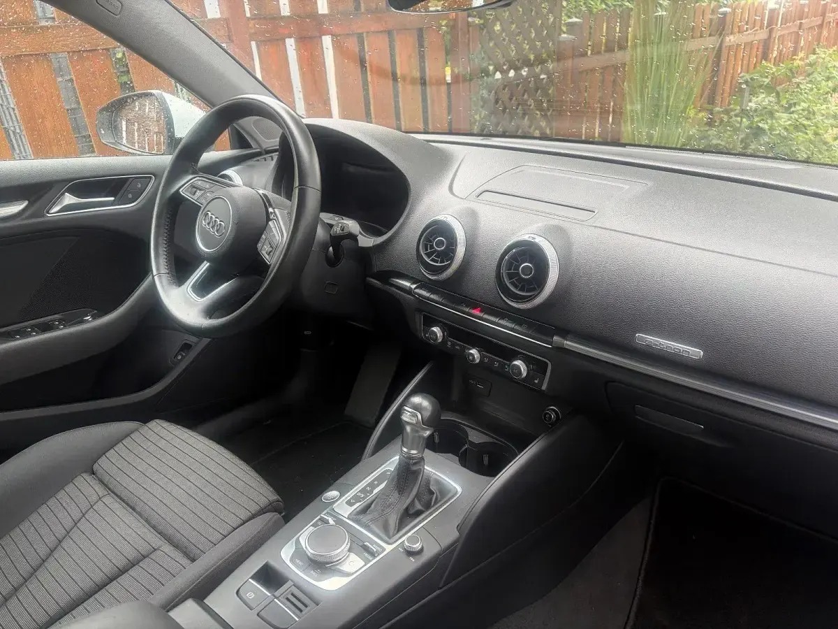 Gebraucht Audi A3 e-tron 150 PS (110 kW) 2020 Weiß Kleinwagen