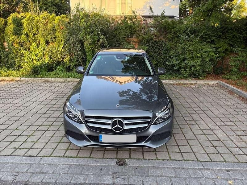 Grau Gebraucht 2018 Mercedes C220 Limousine | 18.500 € (Guter Preis) - Bild 1/4