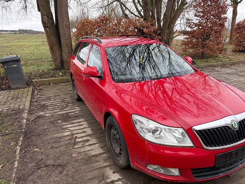 Gebraucht Skoda Octavia Elegance 160 PS (117 kW) 2009 Rot Kombi