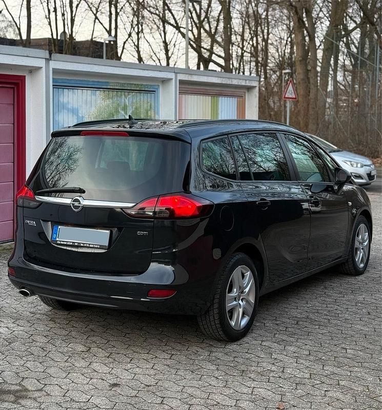 Schwarz Gebraucht 2014 Opel Zafira Van / Kleinbus | 5.800 € (Guter Preis) - Bild 1/4