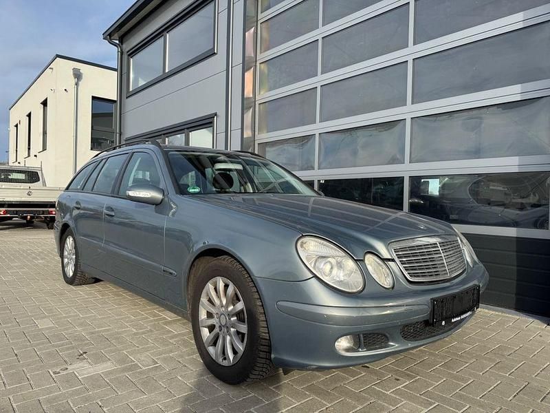 Grau Gebraucht 2004 Mercedes E240 Kombi | 2.290 € (Guter Preis) - Bild 1/4