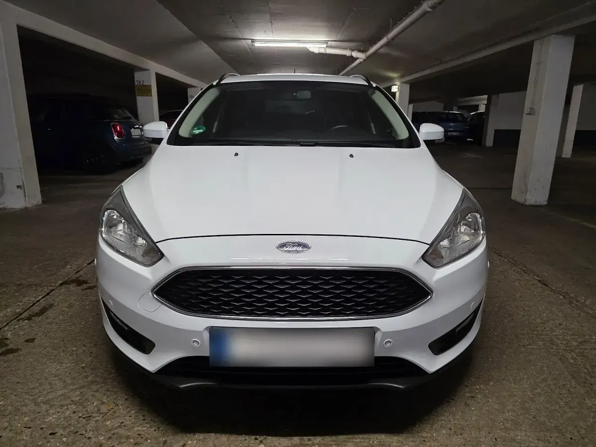 Używany Ford Focus 105 KM (77 kW) 2018 Biały Kombi