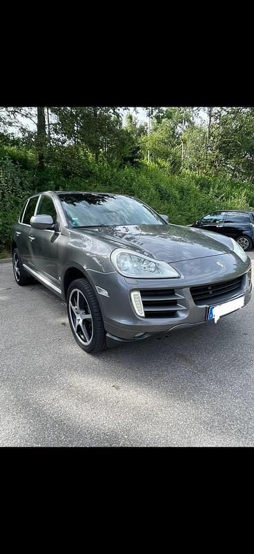 Grau Gebraucht 2009 Porsche Cayenne SUV | 9.800 € (Fairer Preis) - Bild 1/4