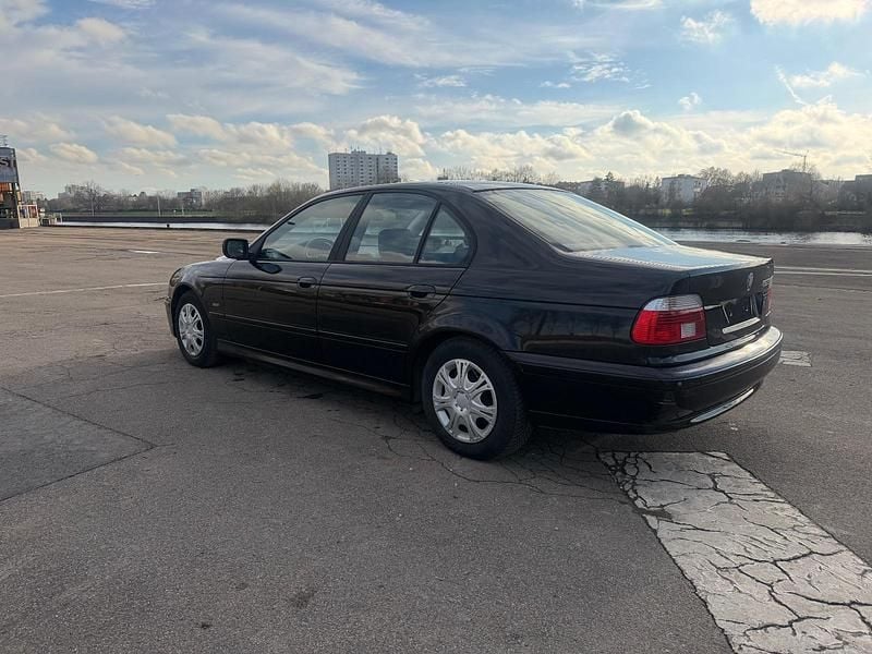 Schwarz Gebraucht 2001 BMW 525 Limousine | 3.990 € (Guter Preis) - Bild 1/4