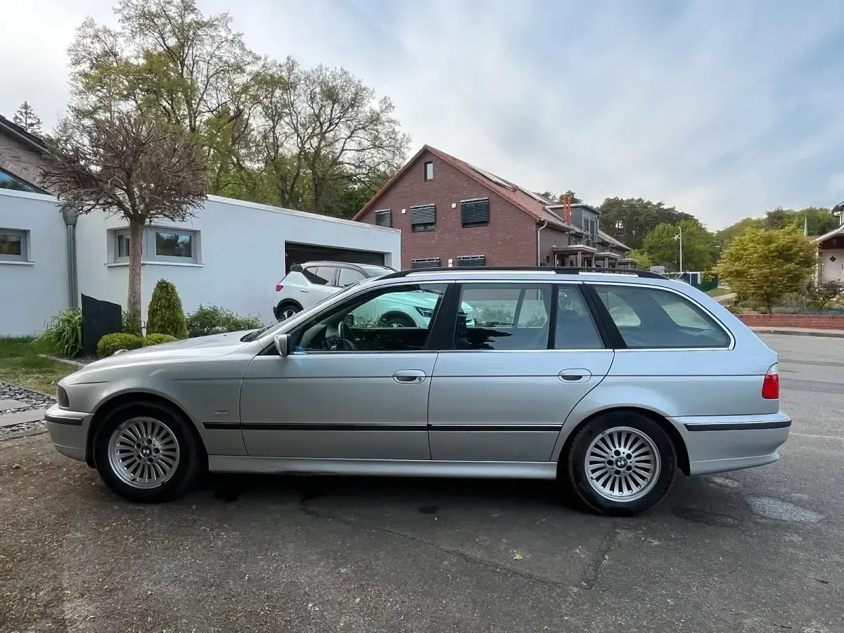 Second-hand BMW 520 150 CP (110 kW) 2000 Argintiu Break