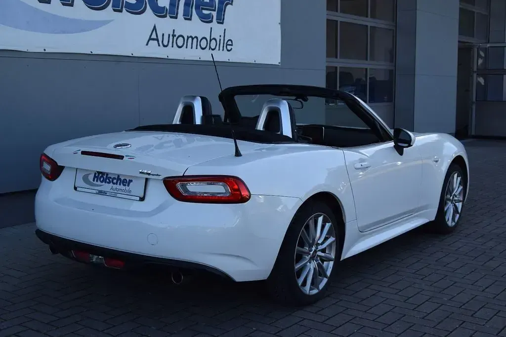 Gebraucht Fiat 124 Spider 140 PS (102 kW) 2018 Weiß Cabrio