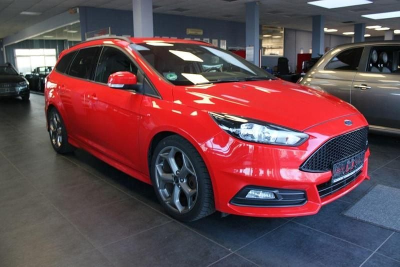 Gebraucht Ford Focus ST 250 PS (183 kW) 2018 Rot Kombi