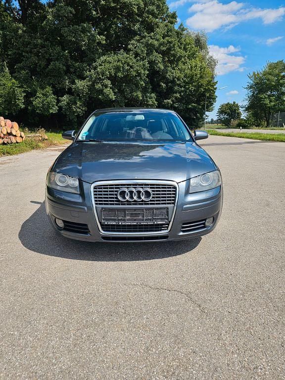 Grau Gebraucht 2007 Audi A3 Sportback Ambition Limousine | 3.990 € (Etwas zu teuer) - Bild 1/4