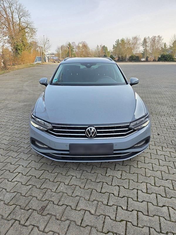 Gebraucht VW Passat Business 200 PS (147 kW) 2022 Grau Kombi