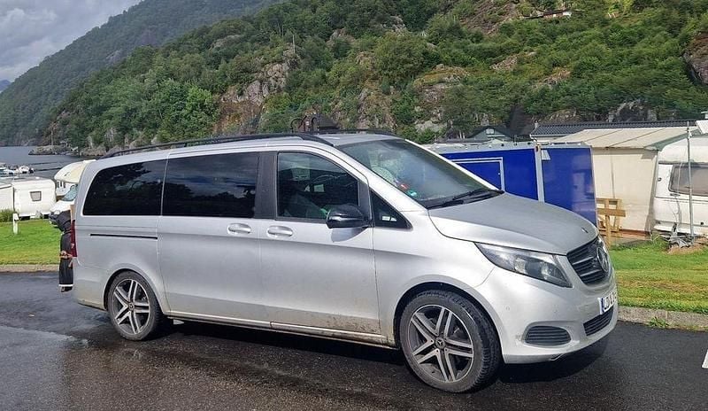 Silber Gebraucht 2018 Mercedes V250 Edition Van / Kleinbus | 25.500 € (Superpreis) - Bild 1/1