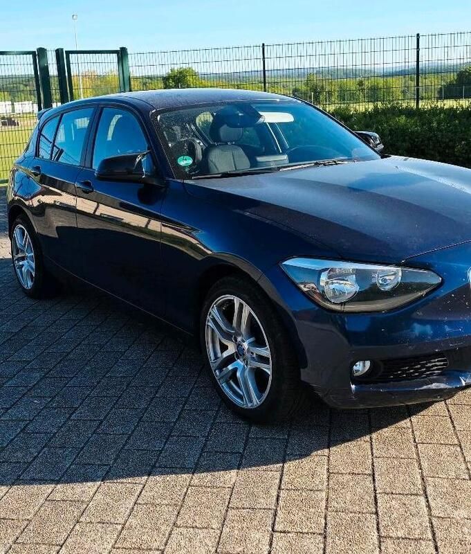 Blau Gebraucht 2012 BMW 116 Kleinwagen | 5.899 € (Superpreis) - Bild 1/4