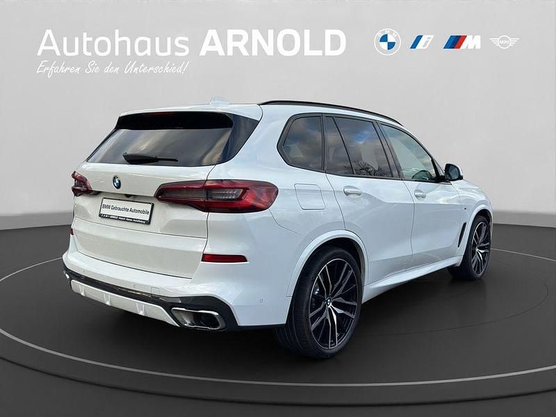 Gebraucht BMW X5 M Sport 340 PS (250 kW) 2022 Alpinweiß uni SUV