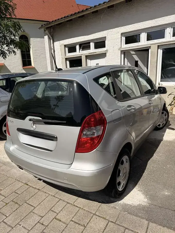 Gebraucht Mercedes A150 95 PS (69 kW) 2009 Silber Kleinwagen