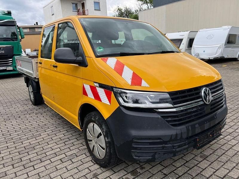 Gelb Gebraucht 2021 VW T6.1 Van | 15.999 € (Teuer) - Bild 1/2