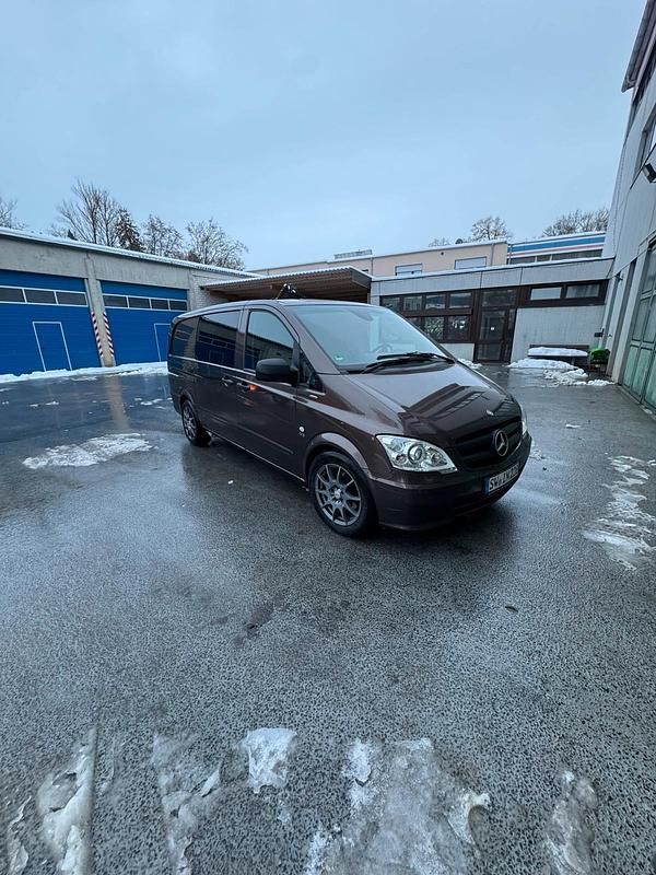 Gebraucht Mercedes Viano Edition 224 PS (164 kW) 2011 Braun Van / Kleinbus