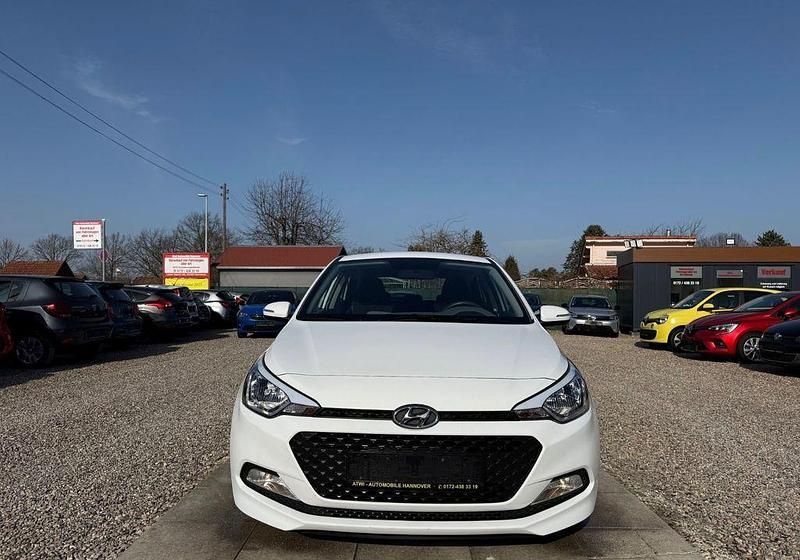 Gebraucht Hyundai i20 Sport 75 PS (55 kW) 2017 Weiß Limousine