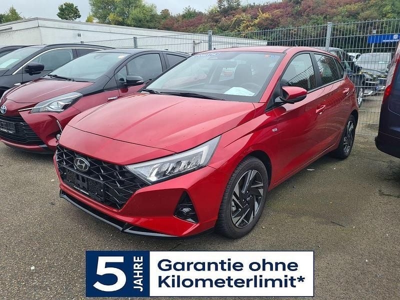 Rot Gebraucht 2023 Hyundai i20 Trend Limousine | 17.300 € (Fairer Preis) - Bild 1/4
