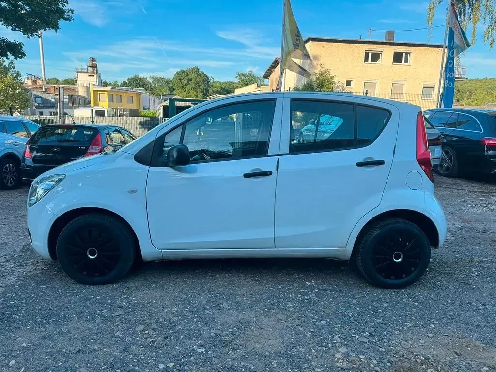 Gebraucht Opel Agila Basis 65 PS (47 kW) 2011 Weiß Kleinwagen