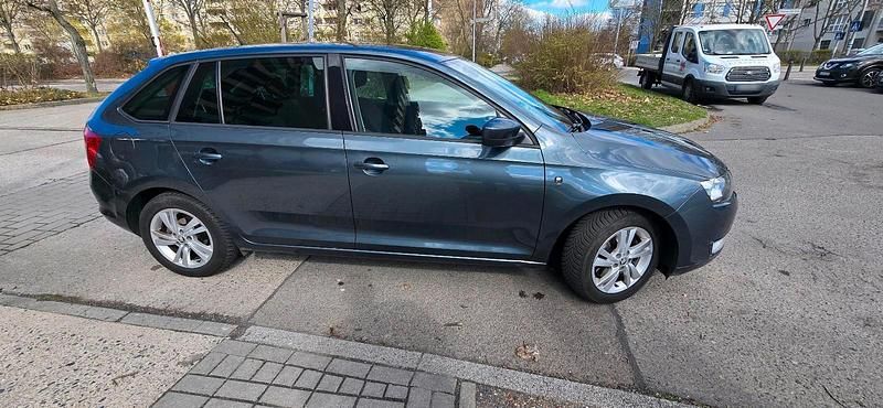 Gebraucht Skoda Rapid 105 PS (77 kW) 2014 Andere farben Kleinwagen